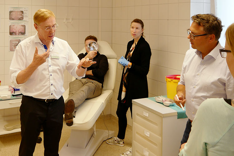 Im Workshop lernen Ärzte den ästhetischen und medizinischen Einsatz von Botox kennen.