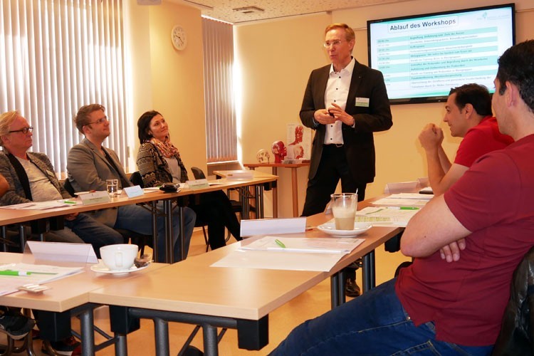In den Workshops zu Praxis-Entwicklung und Praxis-Marketing können die Teilnehmer gezielt eigene Fragen und Konzepte einbringen.